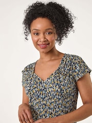 Roman Black Petite Ditsy Print Crinkle V-Neck Top - Image 4 of 5