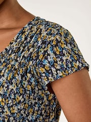 Roman Black Petite Ditsy Print Crinkle V-Neck Top - Image 5 of 5