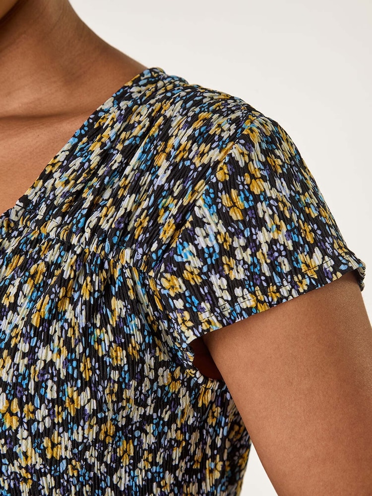 Roman Black Petite Ditsy Print Crinkle V-Neck Top - Image 5 of 5