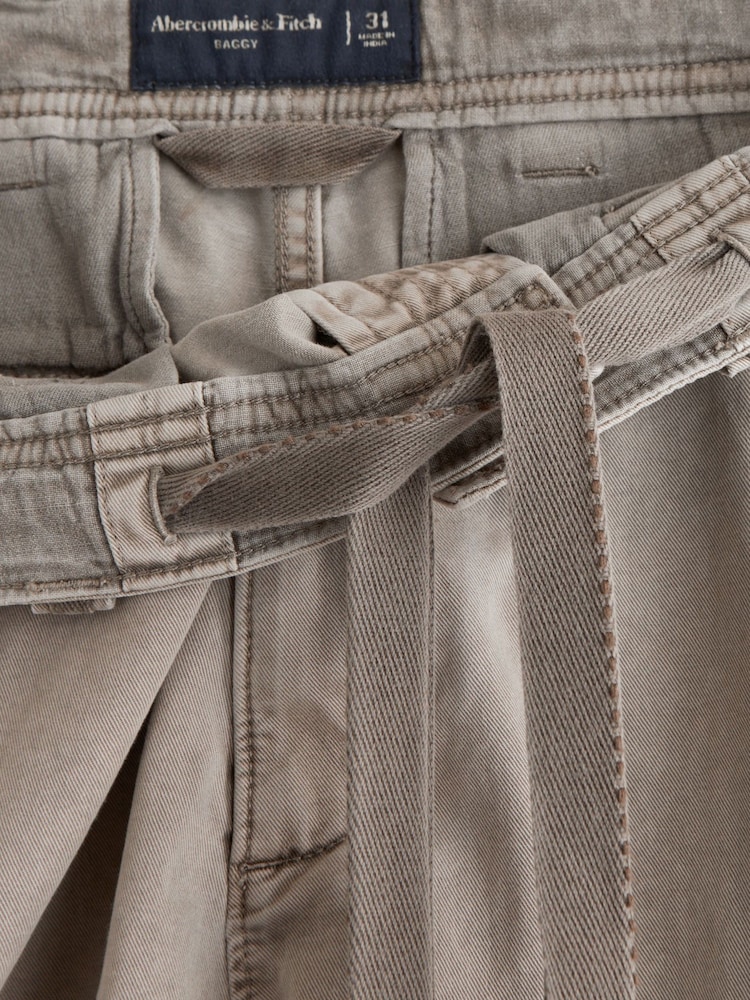 Abercrombie & Fitch 100% Cotton Baggy Cargo Shorts - Image 2 of 3