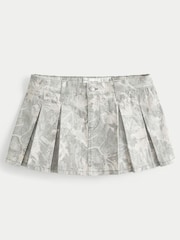 Hollister Grey Camo Low Rise Denim Pleated Mini Skirt - Image 4 of 4