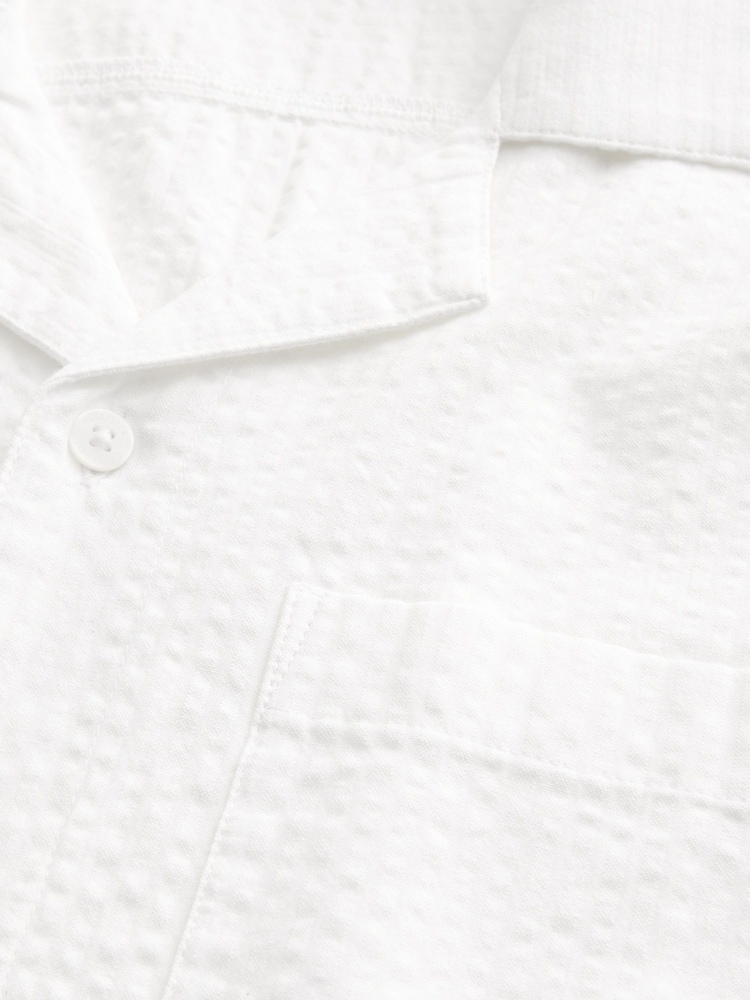 Hollister Textured Button Down Seersucker Short Sleeve White Shirt - Image 4 of 4