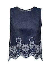 JDY Sleeveless Embroidery Scallop Detail Denim Blouses - Imagen 6 de 7