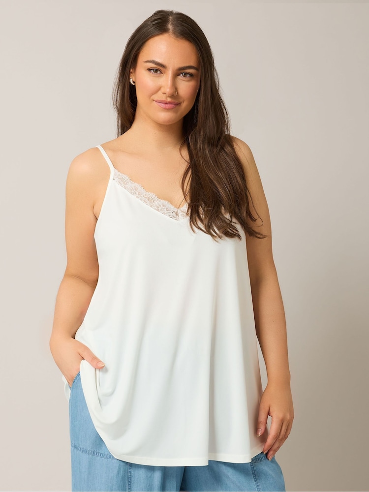 Evans Ivory Lace Trim Vest - Imagen 1 de 5 Evans Ivory Lace Trim Vest - Imagen 1 de 5