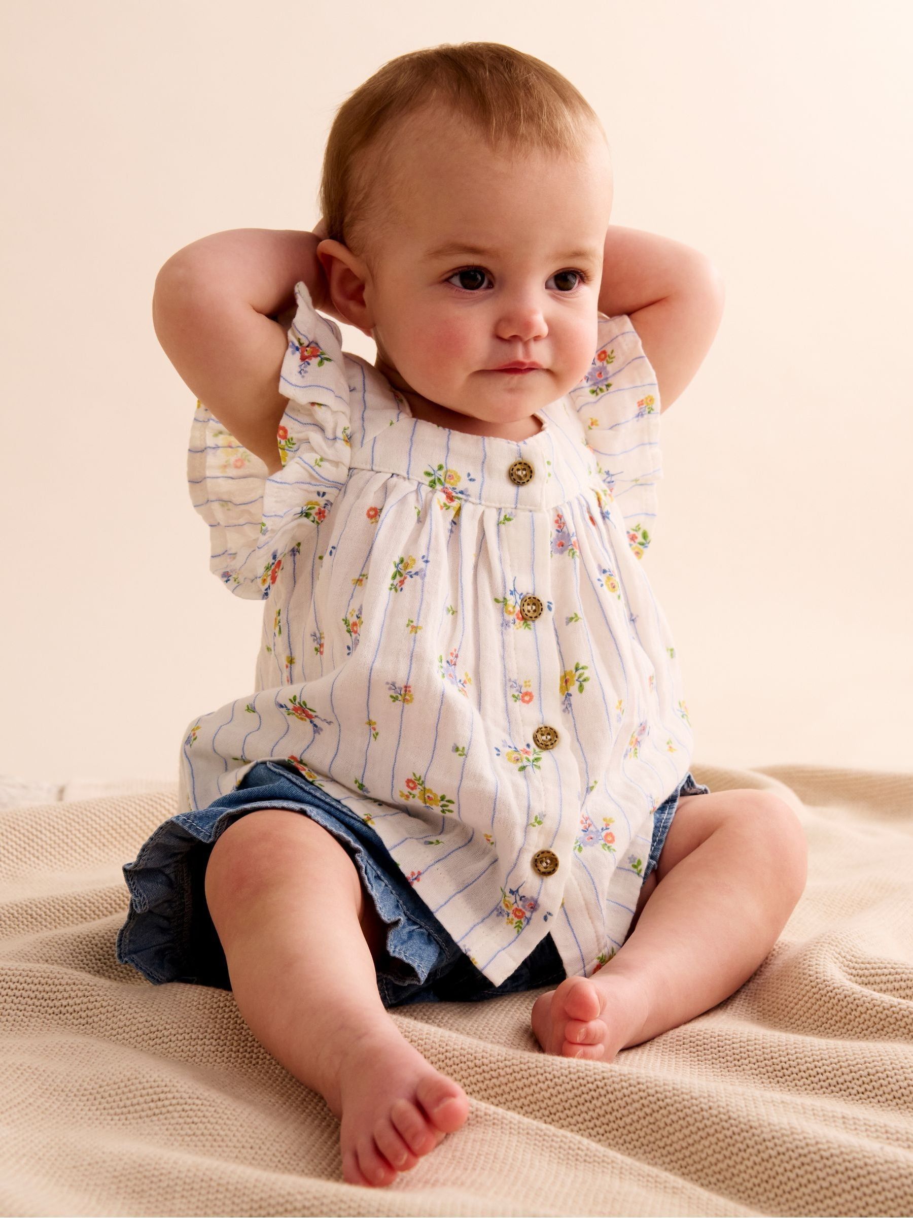 Baby Bee Print Cotton Shirt & Shorts Set – White & Green main image 1