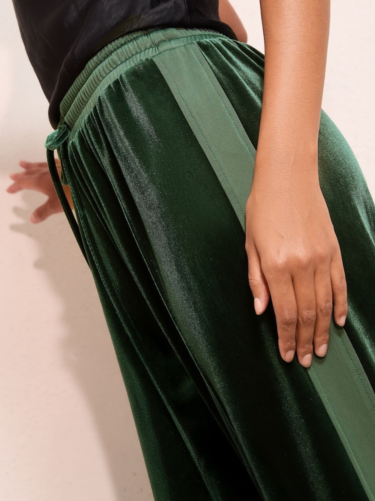 Friends Like These Green Petite Velvet Trousers - Image 4 of 4 Friends Like These Green Petite Velvet Trousers - Image 4 of 4