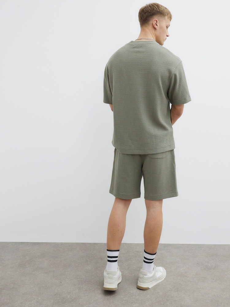River Island Regular Fit Textured Crinkle Shorts - Image 2 of 4