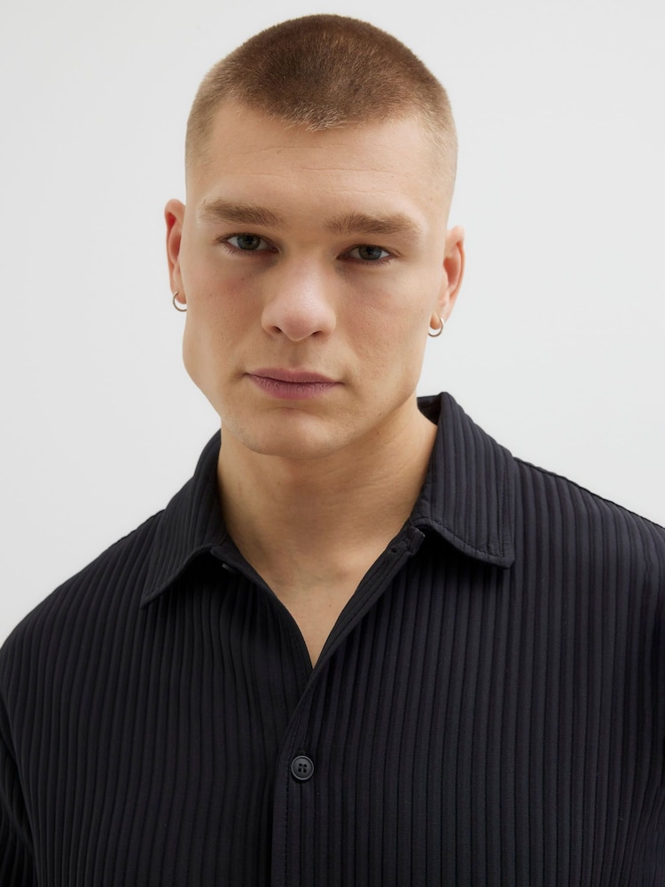 River Island Black Chunky Plisse Revere Shirt - Image 4 of 4
