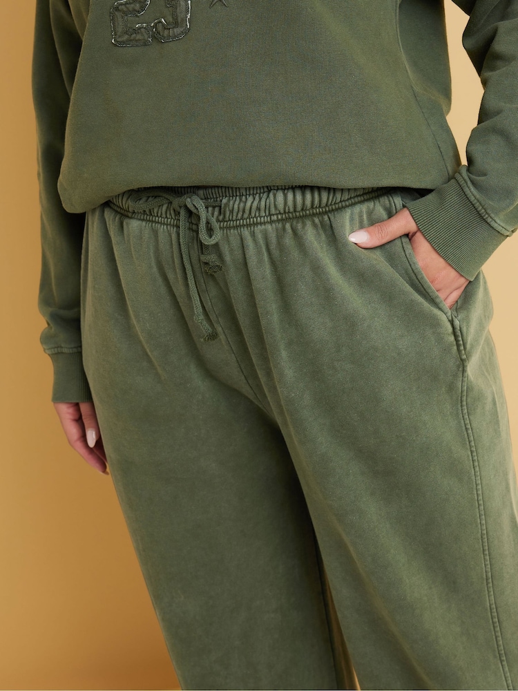 Verde - Pantalones de chándal de pernera ancha de Yours Curve - Imagen 2 de 5 Verde - Pantalones de chándal de pernera ancha de Yours Curve - Imagen 2 de 5
