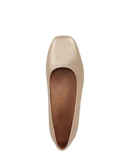 zlata (barva); zlato - Vionic Regular Fit Orinda Arch Support Ballet Flats - Slika 5 iz 6
