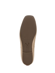 zlata (barva); zlato - Vionic Regular Fit Orinda Arch Support Ballet Flats - Slika 6 iz 6