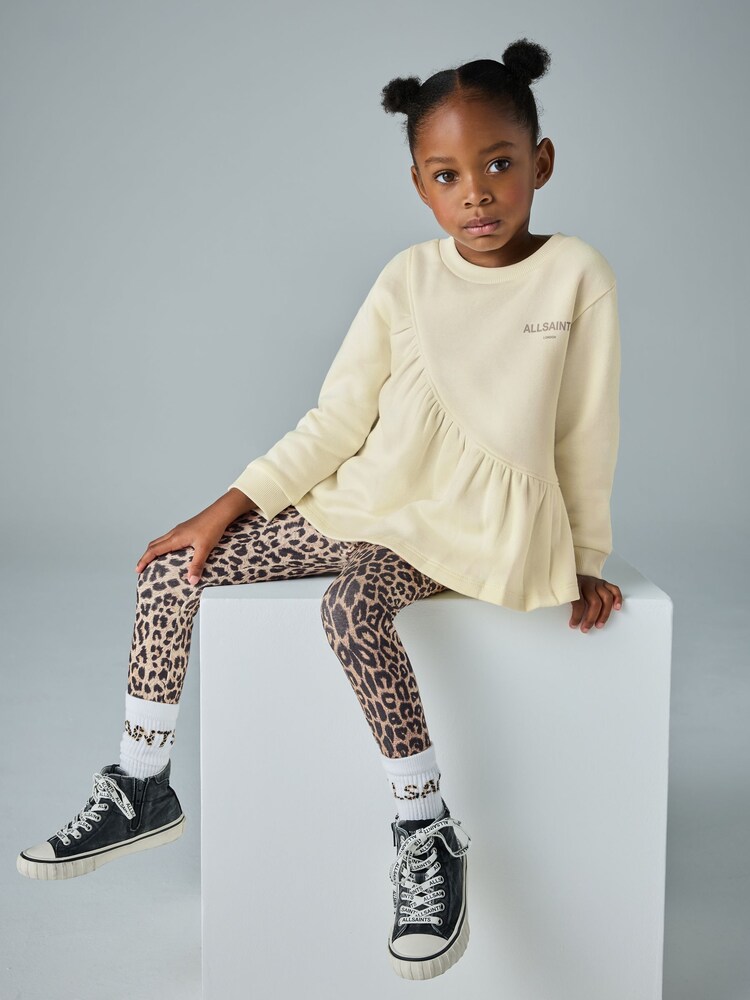 مجموعة SmallSaints المزركشة واللباس الداخلي للفتيات الصغيرات - صورة 2 من 11 مجموعة SmallSaints المزركشة واللباس الداخلي للفتيات الصغيرات - صورة 2 من 11