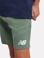 شورت قطن مزين بشعار مكدس من قماش فرينش تيري من New Balance - صورة 4 من 8