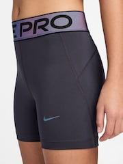 Nike Cave Purple Pro Dri-FIT Inch Shorts - Image 4 of 4