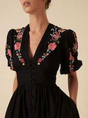 Nobodys Child Black Petite Starlight Short Sleeve Midi Dress Loraya Conversation - Image 4 of 5