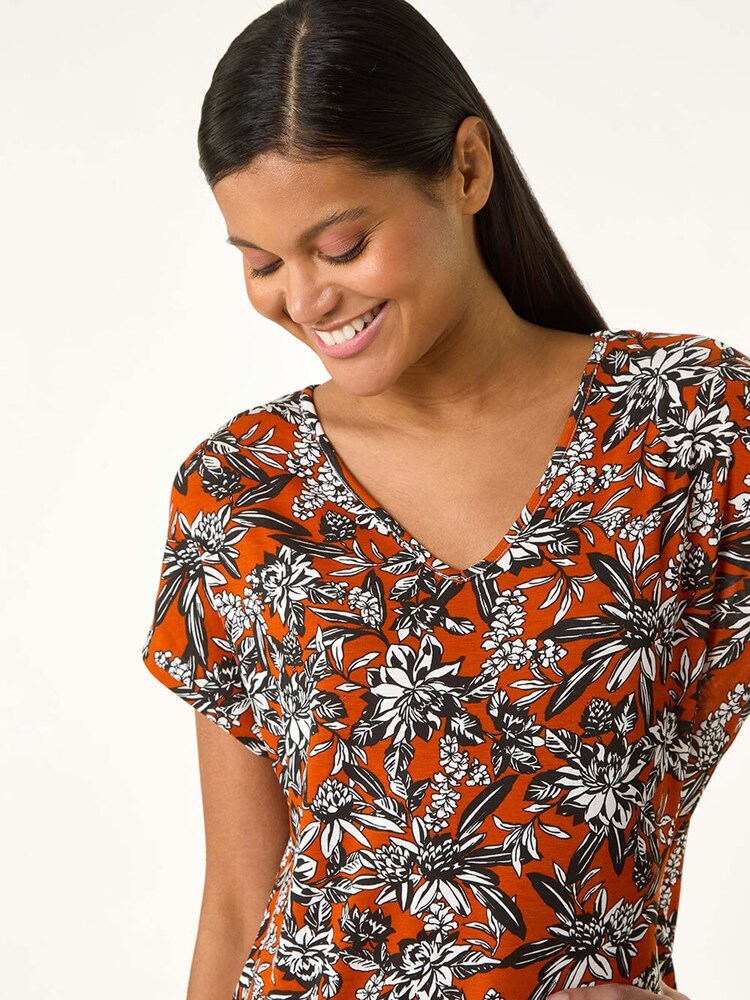 Roman Red Printed V-Neck Banded Hem Top - Image 2 of 5