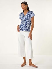 Camiseta Roman Floral com Decote Recortado - Imagem 2 de 5