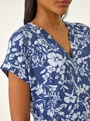 Camiseta Roman Floral com Decote Recortado - Imagem 5 de 5