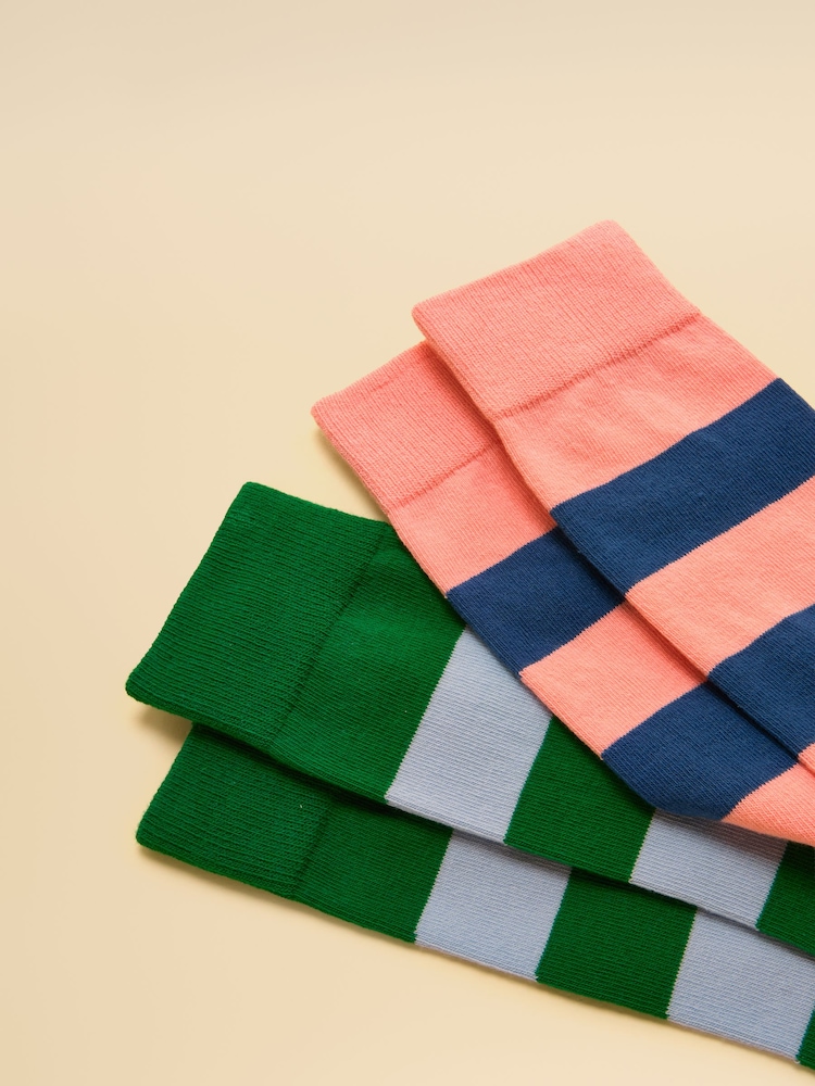 Joules Men's Kingsbury Pink Green Socks 2 Pack (size 7-12) - Image 2 of 3 Joules Men's Kingsbury Pink Green Socks 2 Pack (size 7-12) - Image 2 of 3