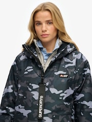 Blau - Superdry Windbreaker Logo Changing Robe - Bild 10 von 12