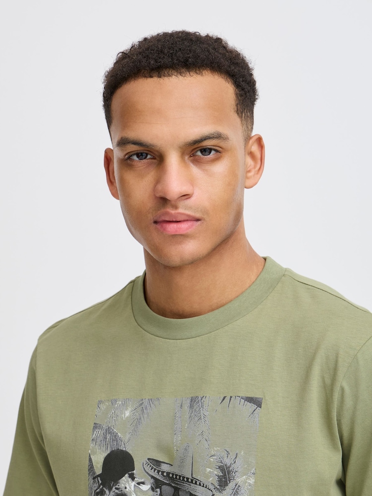 Blend Green Holiday Printed Short Sleeve 100% Cotton T-Shirt - Image 3 of 5