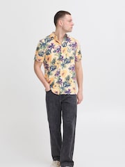 Blend Cream Sand Floral Print Short Sleeve Shirt - Image 3 of 5