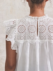 Ro&Zo Broderie Flutter Sleeve 100% Cotton Top - Imagen 3 de 4