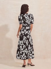 Ro&Zo Black Petite Mono Ditsy V-Neck Midi Dress - Image 4 of 4