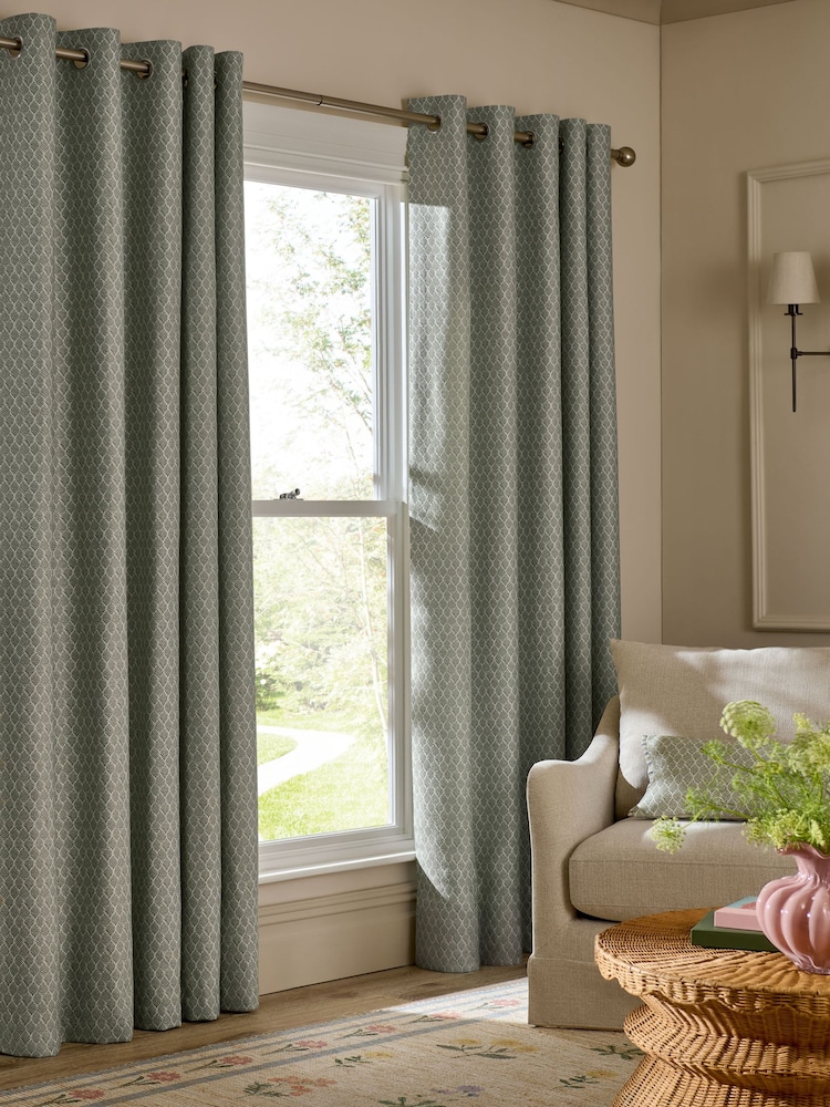 ستائر بفتحات مبطنة بحلقات جاكار بنقش أوراق شجر صغيرة - صورة 1 من 5 ستائر بفتحات مبطنة بحلقات جاكار بنقش أوراق شجر صغيرة - صورة 1 من 5