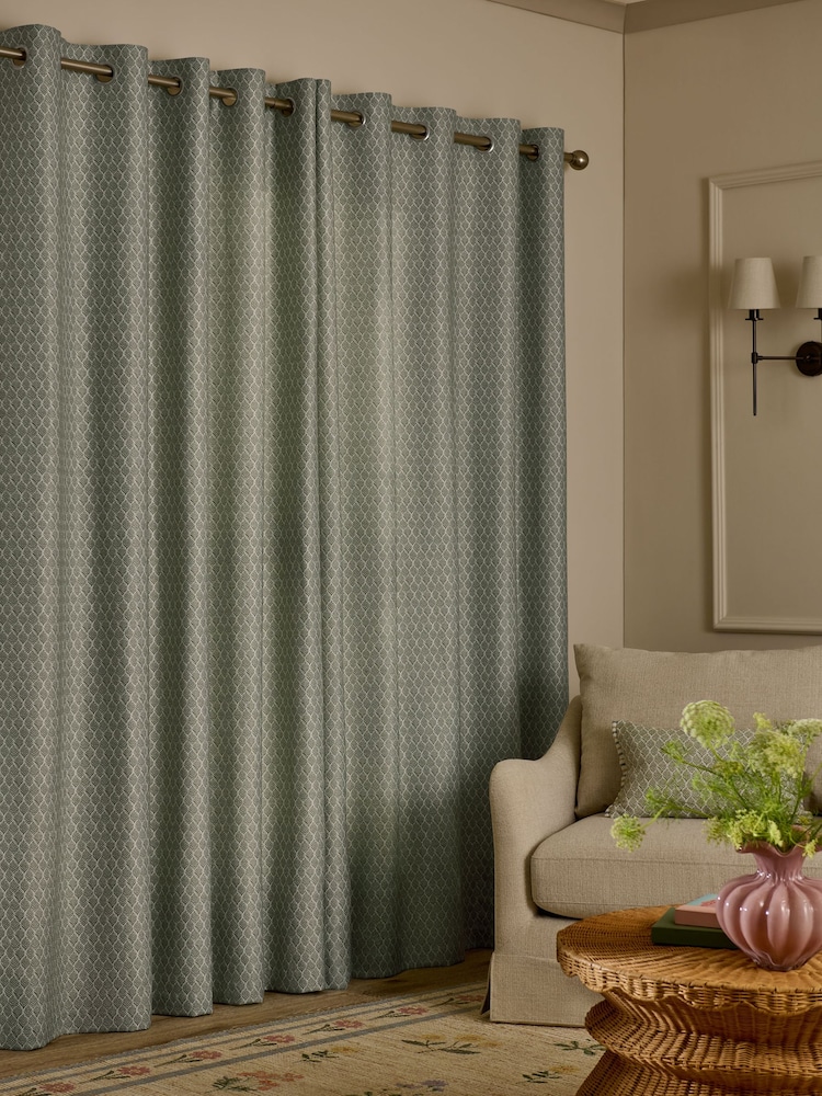 ستائر بفتحات مبطنة بحلقات جاكار بنقش أوراق شجر صغيرة - صورة 2 من 5 ستائر بفتحات مبطنة بحلقات جاكار بنقش أوراق شجر صغيرة - صورة 2 من 5