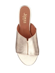 Dorado - Jones Bootmaker Jocelyn Leather Wedge Heel Mules - Imagen 5 de 6