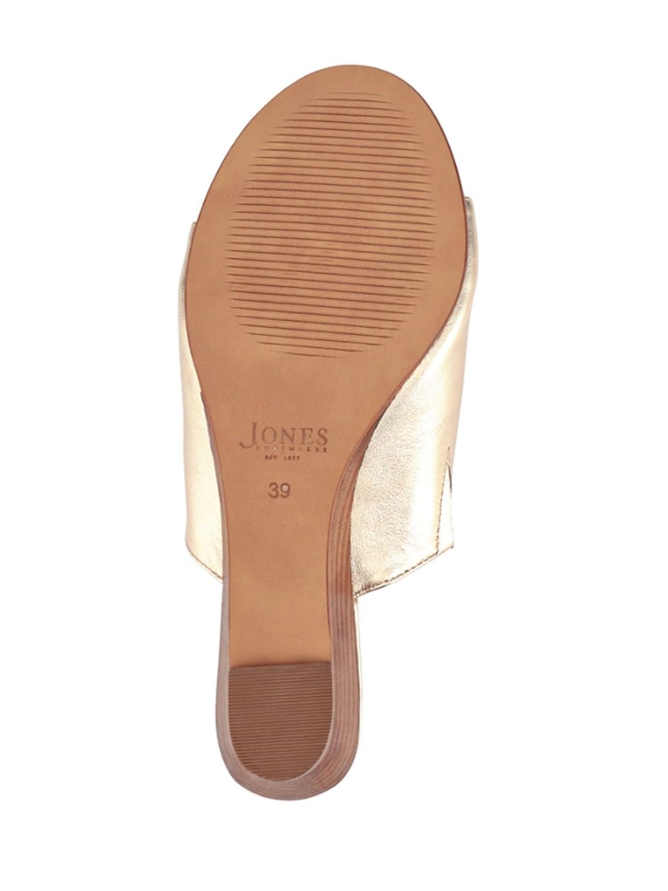 Dorado - Jones Bootmaker Jocelyn Leather Wedge Heel Mules - Imagen 6 de 6 Dorado - Jones Bootmaker Jocelyn Leather Wedge Heel Mules - Imagen 6 de 6