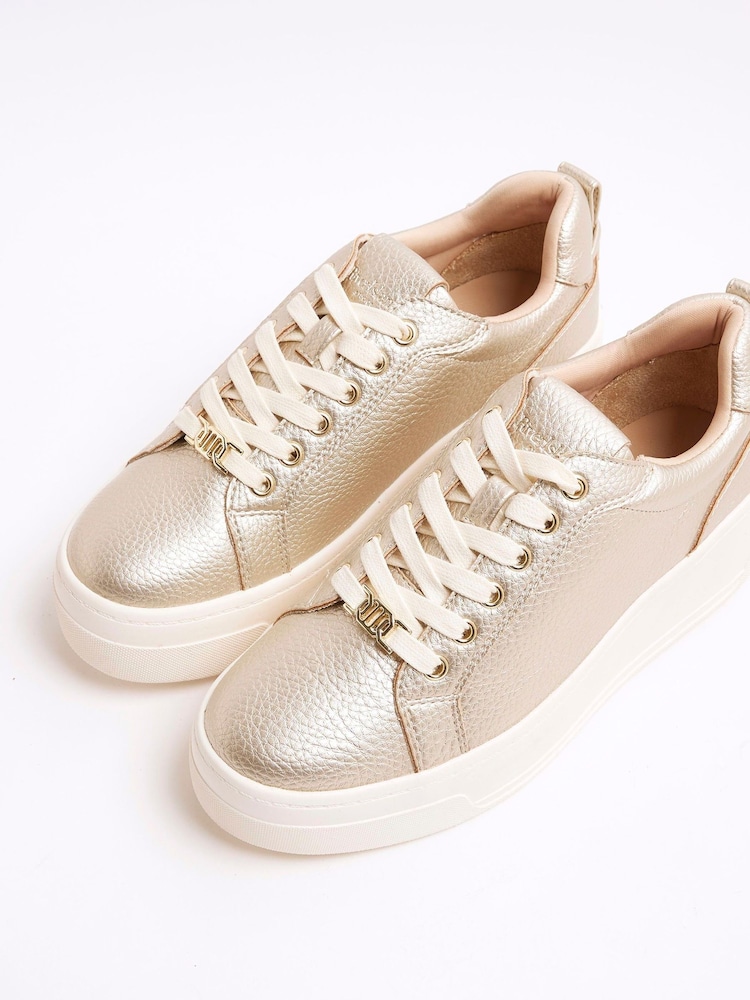 ذهبي - حذاء رياضي برباط ونعل مرتفع من الأمام من River Island - Image 5 of 6