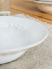 Garden Trading Set of 4 White Overton Bowls - Image 2 of 3
