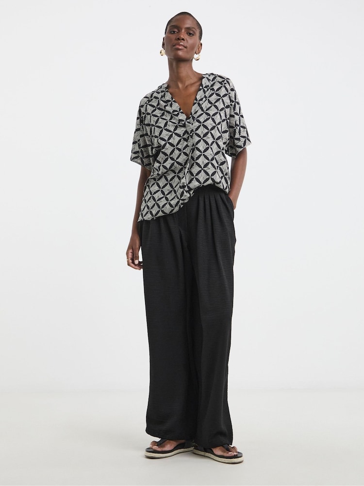 JD Williams Black Crochet Trim Pop Over Top - Image 4 of 4