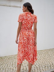 Yumi Orange Leaf Print Dip Hem Midi Shirt Dress - Image 4 of 5