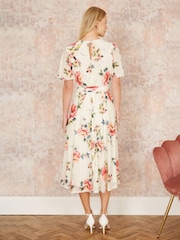 Yumi Cream Mesh Floral Print Midi Dress With Angel Sleeves - Image 4 of 5