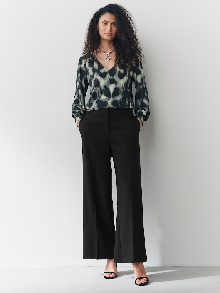 Black Wide Leg Tailored Trousers - Image 1 of 8 Black Wide Leg Tailored Trousers - Image 1 of 8