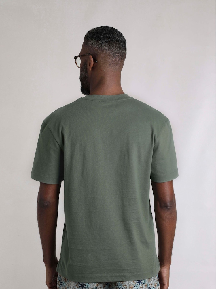 Зелений - Weird Fish Keaton Premium Relaxed Supersoft Pocket 100% Cotton T-Shirt - Image 2 of 5