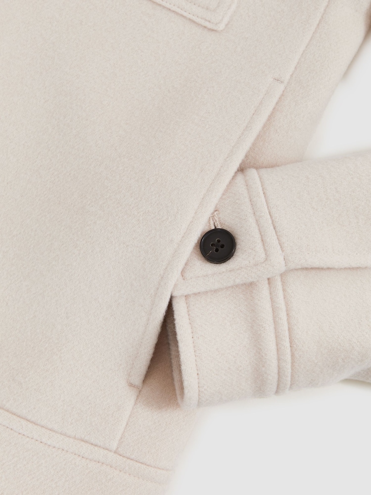 Marfil - Reiss Perisil Wool Blend Twin Pocket Zipped Jacket - Imagen 7 de 7 Marfil - Reiss Perisil Wool Blend Twin Pocket Zipped Jacket - Imagen 7 de 7