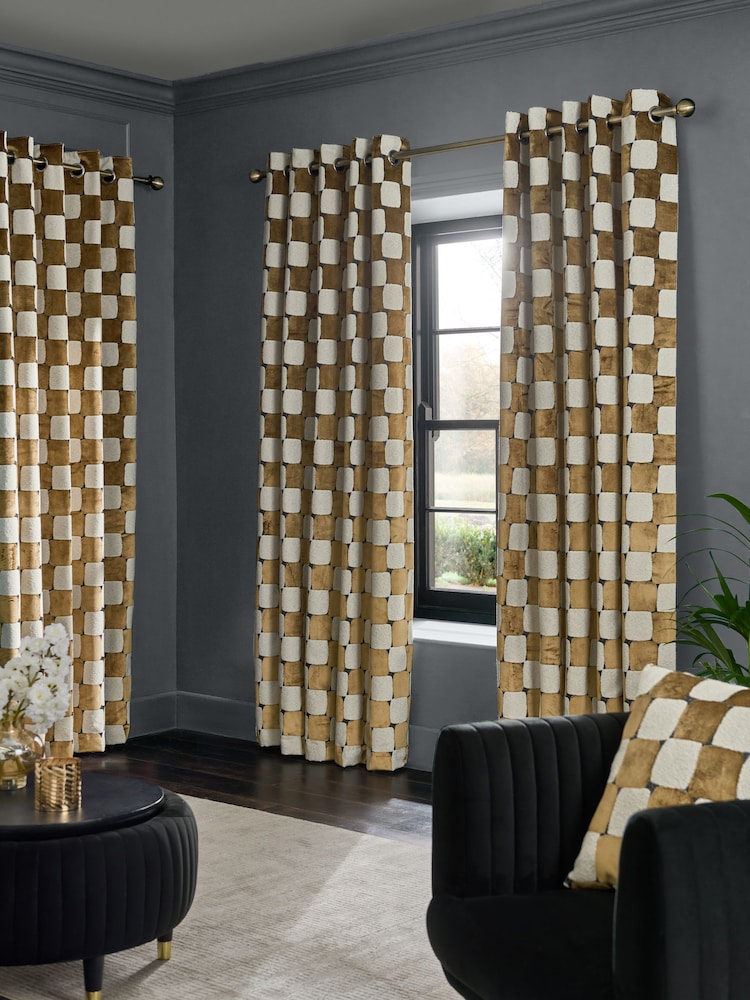 Collection Luxe Heavyweight Velvet Checkerboard Eyelet Lined Curtains - صورة 1 من 4