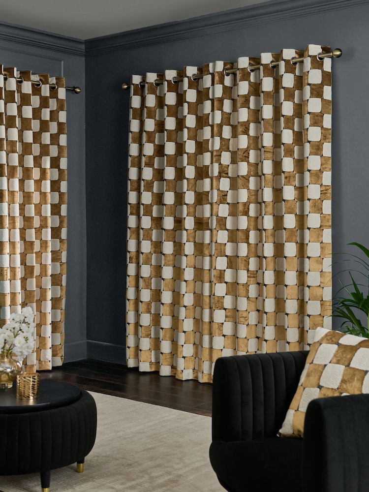 Collection Luxe Heavyweight Velvet Checkerboard Eyelet Lined Curtains - صورة 2 من 4