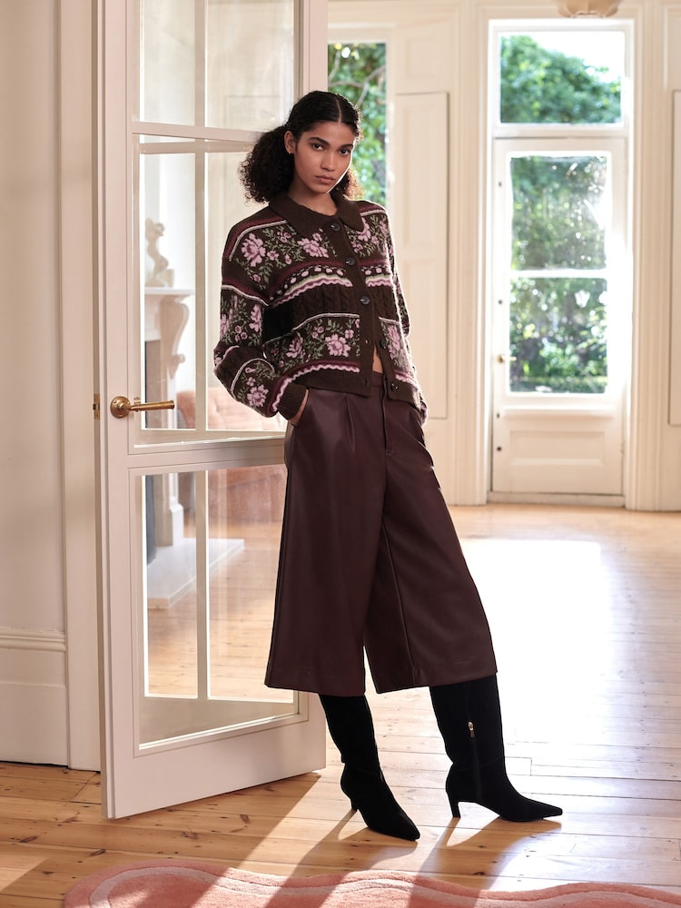 Burgundy Red Faux Leather Jort Trousers - Image 1 of 7 Burgundy Red Faux Leather Jort Trousers - Image 1 of 7