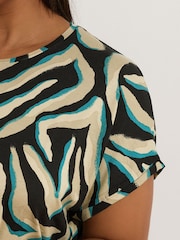 Yours Curve Black Animal Abstract Top - Image 5 of 6