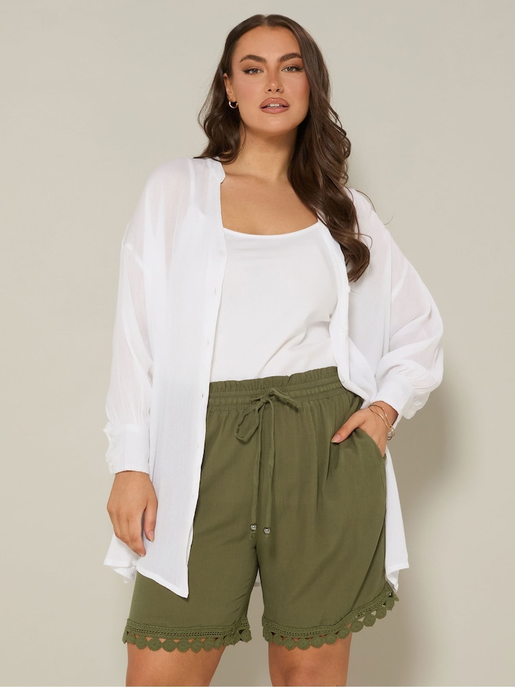 Yours Curve Green Trim Hem Crinkle Shorts - Image 1 of 9