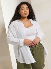 Yours Curve Green Trim Hem Crinkle Shorts - Image 5 of 9