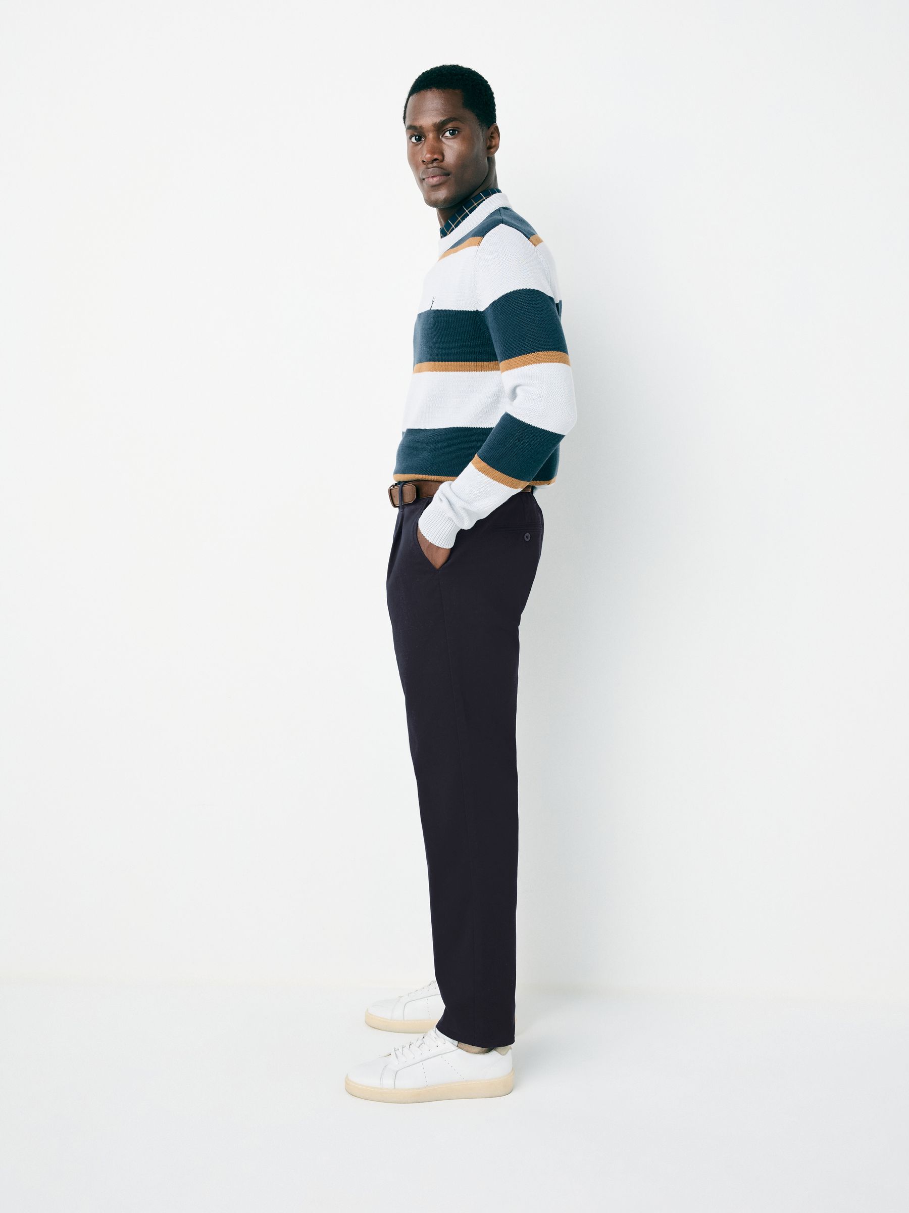 Next：日本 ネイビー - ベルト付き ソフトタッチ プリーツ チノパン