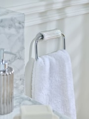 حامل منشفة بنمط مضلَّع - صورة 1 من 4