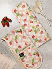 Avalon Home Pink Strawberry Picnic Oven Gloves - Image 3 of 5