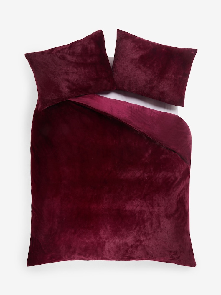 Burgundy Red Plush Faux Fur Duvet Cover and Pillowcase Set - Image 4 of 4